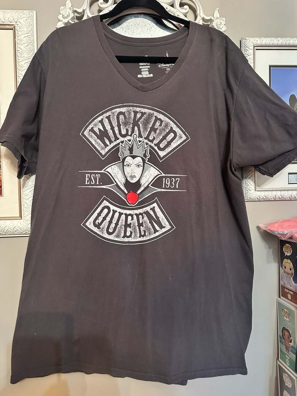Disney Parks Wicked Queen Snow White Graphic T-Shirt Size XXL Gray